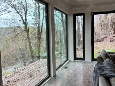 Fenestration panoramique d'un chalet — photo 3