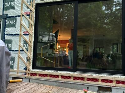 Fenestration panoramique d'un chalet — photo 5