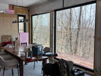 Fenestration panoramique d'un chalet — photo 7